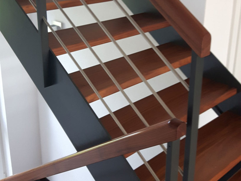 Moderne Treppe von Holzbau Bauer in Obersontheim